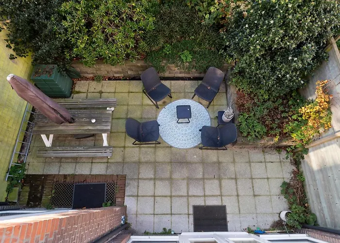 Hosted By Wendy Willem 1