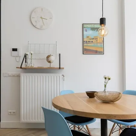 Hosted By Wendy Willem 1 *