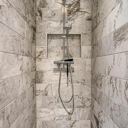 Apartament Hosted By Wendy Willem 1 *