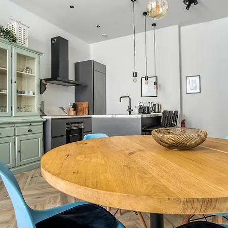 Hosted By Wendy Willem 1 Apartament