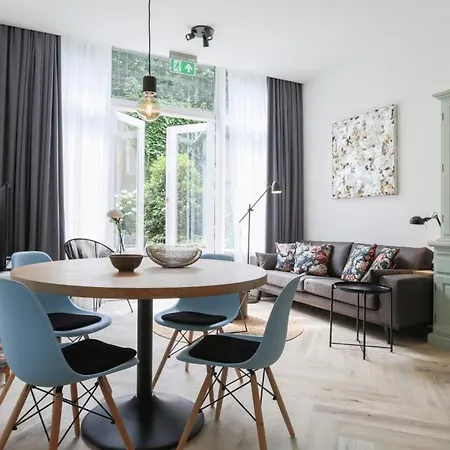 Hosted By Wendy Willem 1