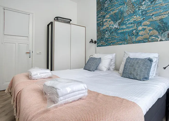 Hosted By Wendy Willem 1