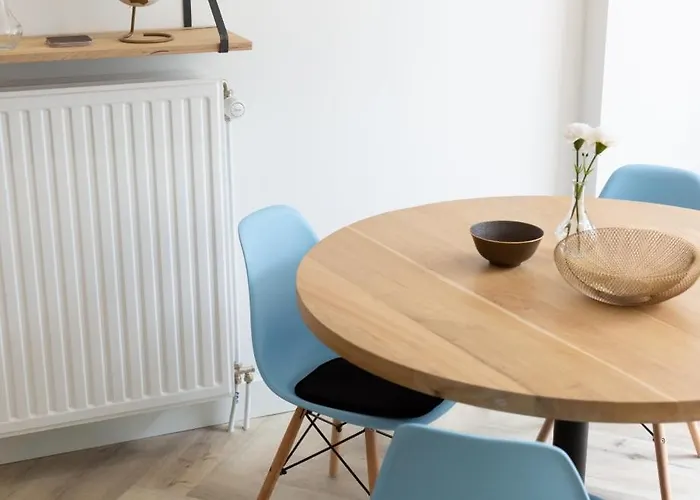 Hosted By Wendy Willem 1 Lahey