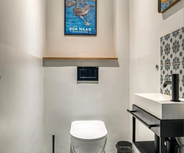 Hosted By Wendy Willem 1 * Lahey