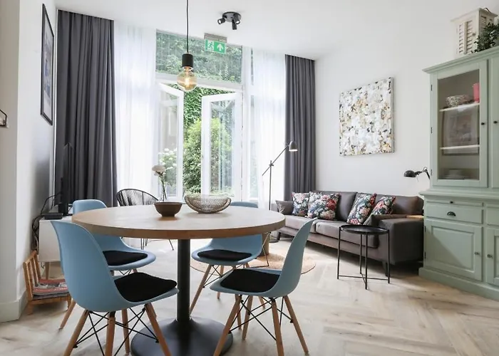 Hosted By Wendy Willem 1